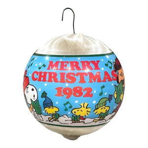 1982 Charlie Brown Snoopy Carrolling Merry Christmas Ornament Satin Ball